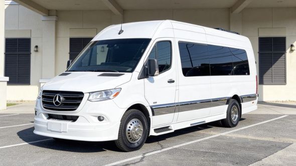 milwaukee corporate sprinter van service
